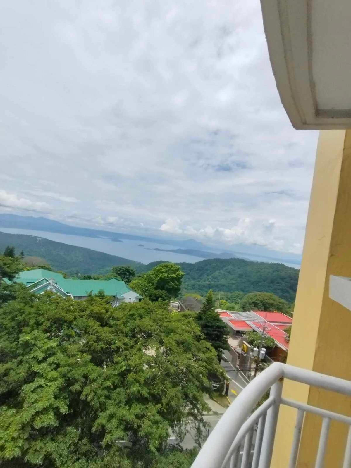 Cityland Tagaytay Taal Lake View City View Free Pool Parking Studios With Balcony Are City View 따가이따이 외부 사진